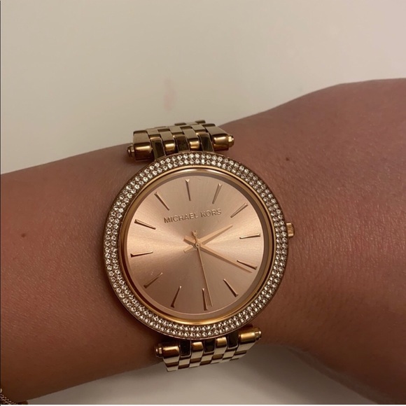 MICHAEL KORS ROSE GOLD WATCH - Picture 6 of 7
